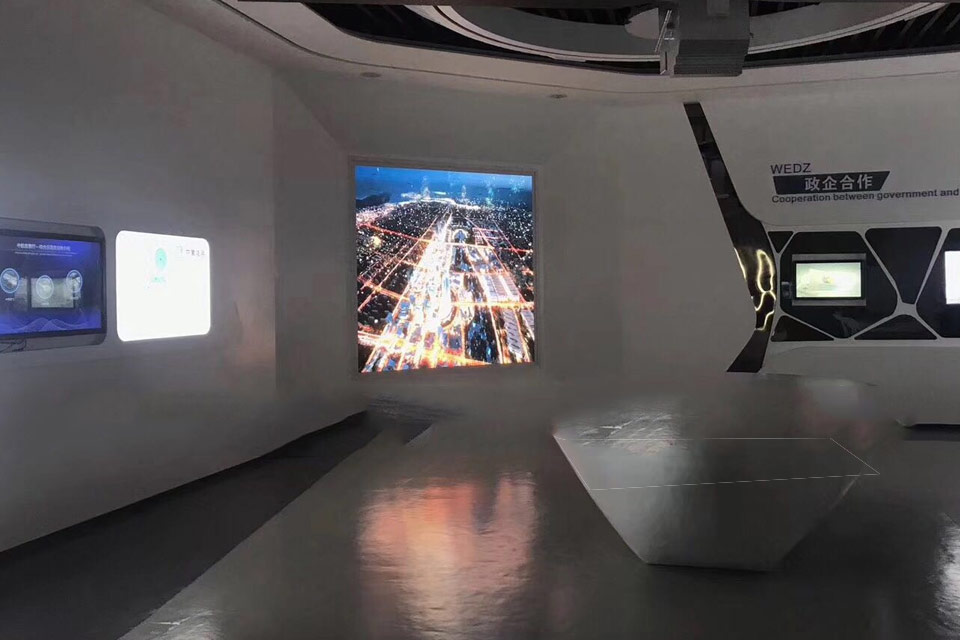 智能顯示系統(tǒng)成功入駐武漢漢南航空通用機(jī)場(chǎng)展廳